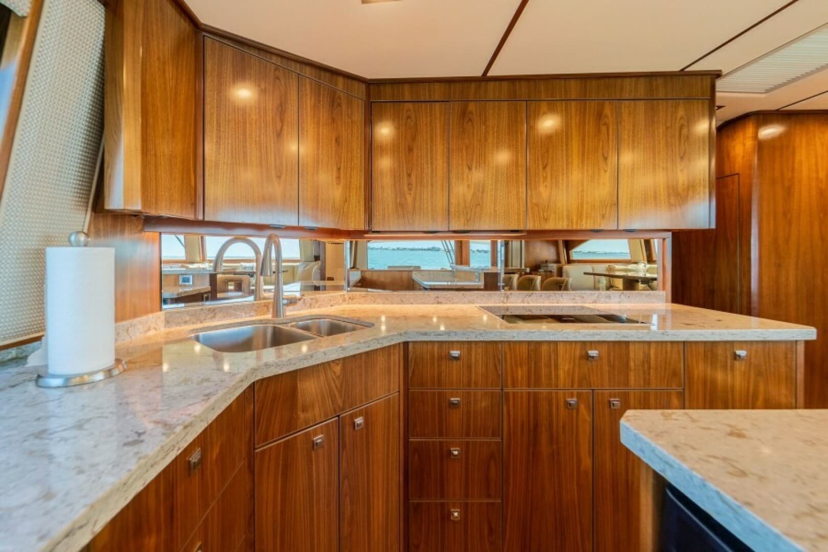 2018 Viking 72 Convertible — photo 30