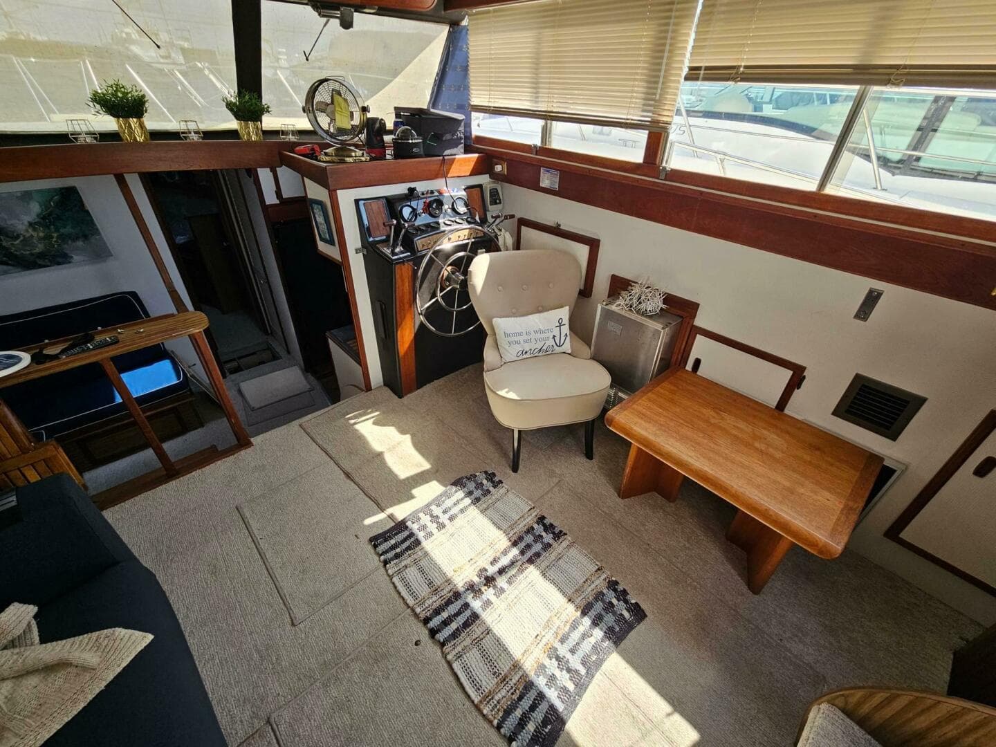 1977 Viking 43 Aft Cabin — photo 4