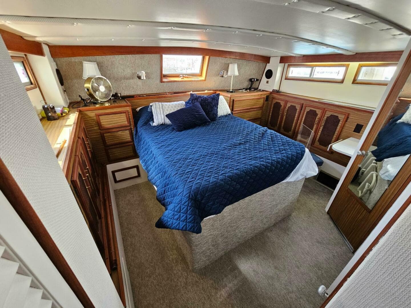 1977 Viking 43 Aft Cabin — photo 5