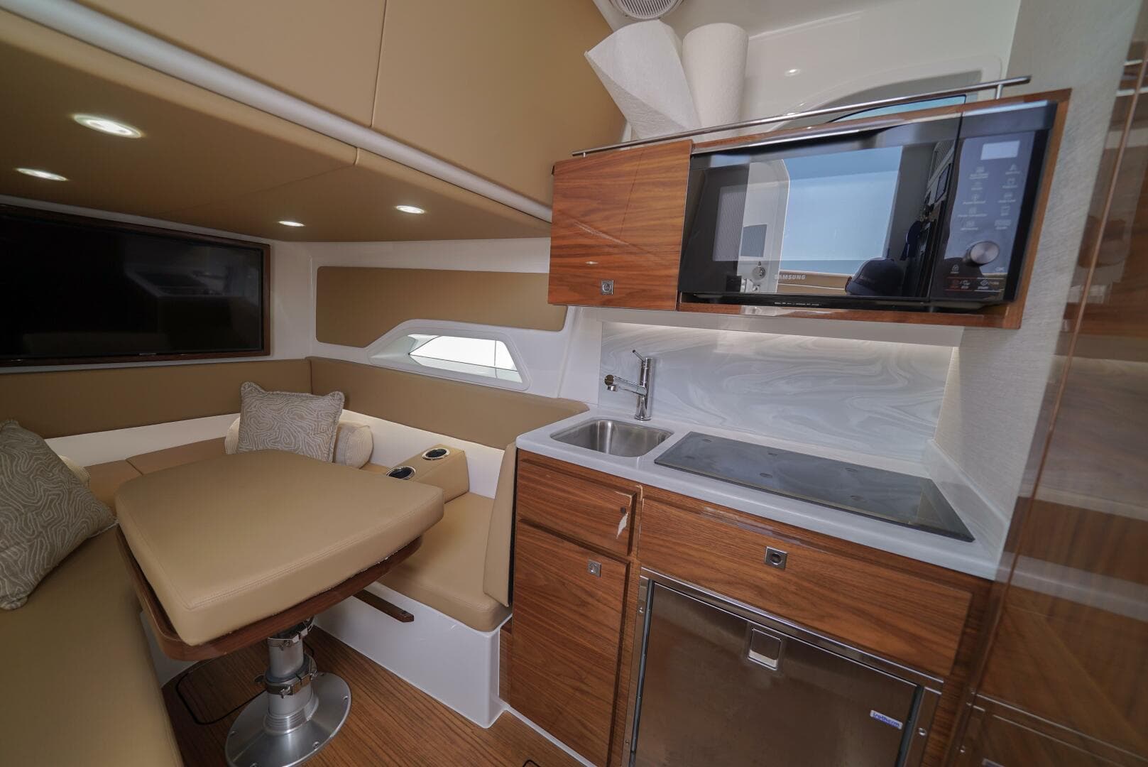 2024 Valhalla Boatworks V-46 — photo 5