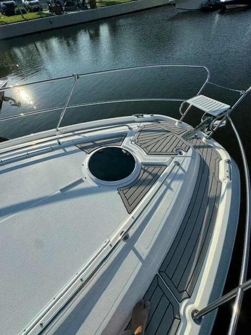 2020 Four Winns Vista 355 Coupe OB — photo 8
