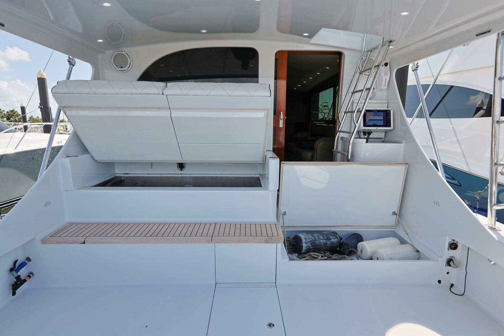 2014 Blackwell 62 Convertible — photo 36