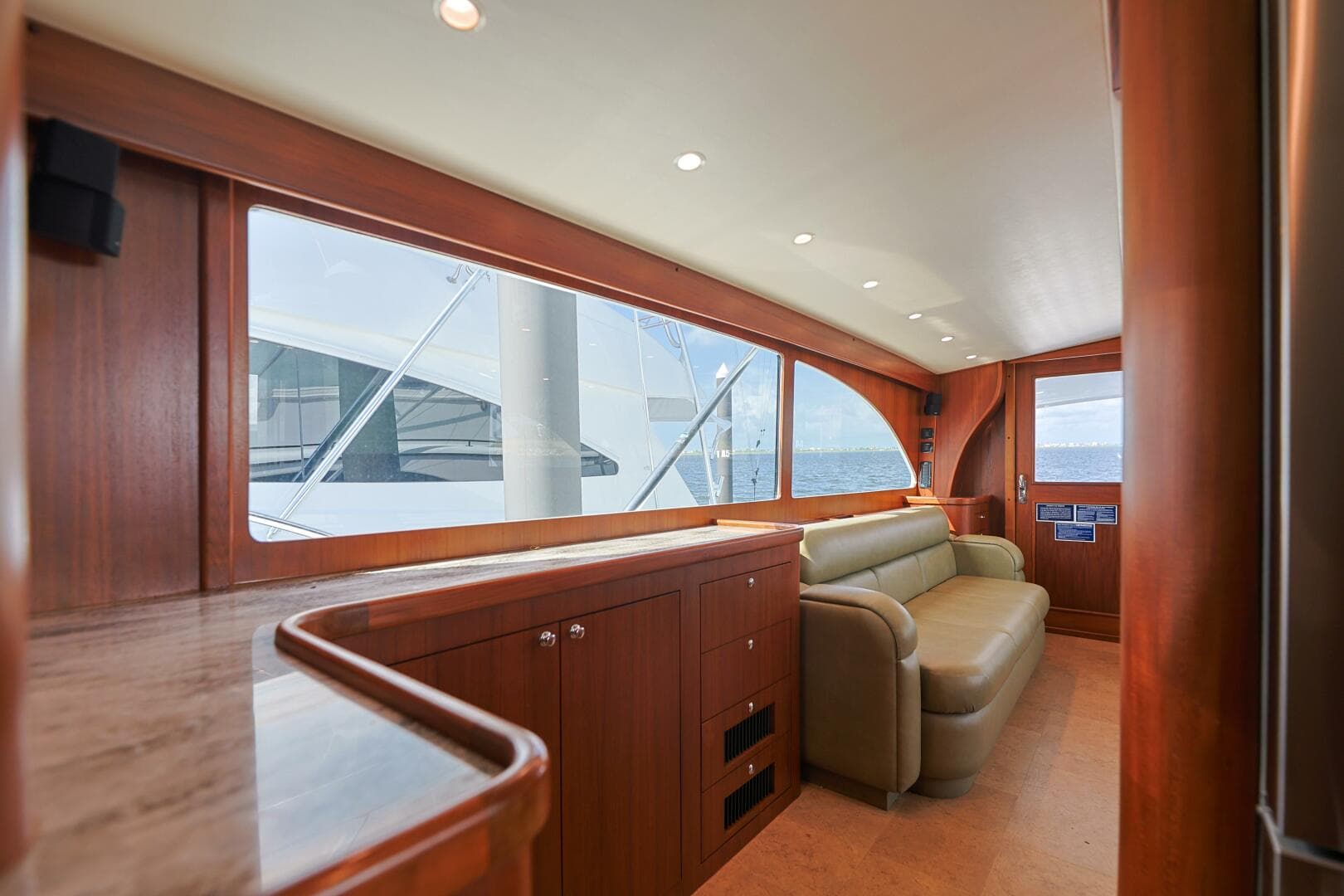 2014 Blackwell 62 Convertible — photo 10