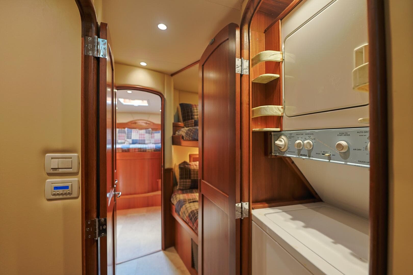 2014 Blackwell 62 Convertible — photo 13