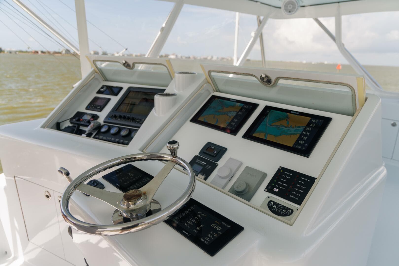 2014 Blackwell 62 Convertible — photo 2