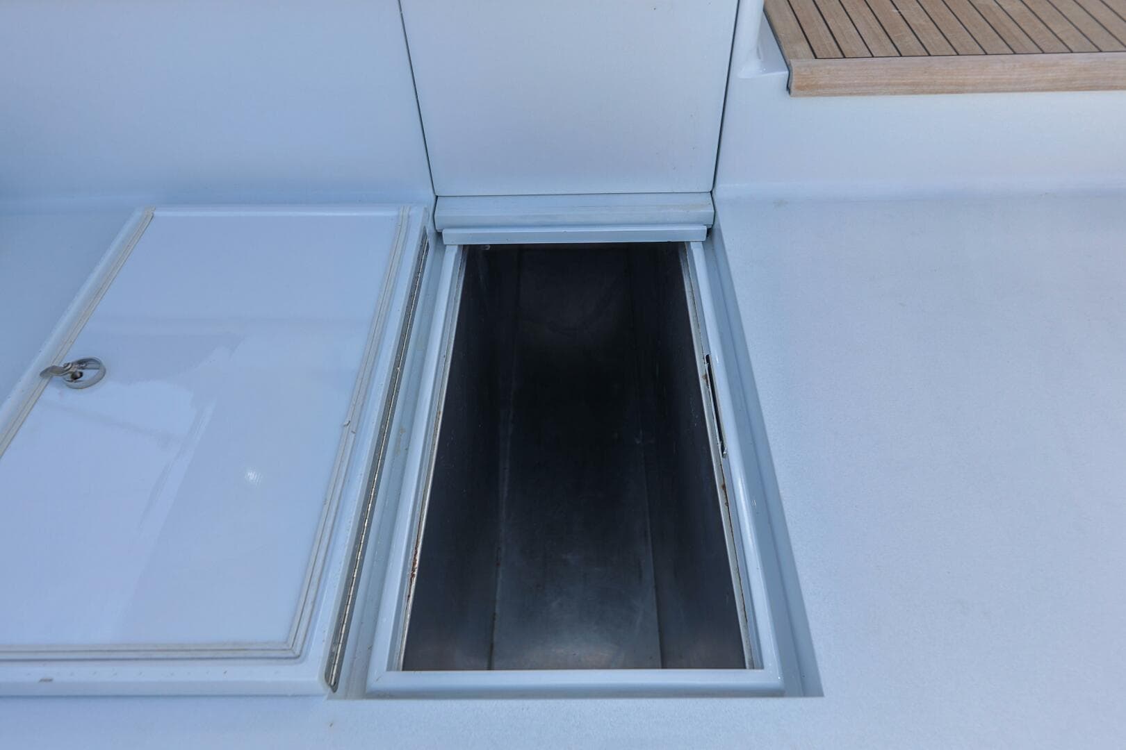 2014 Blackwell 62 Convertible — photo 31