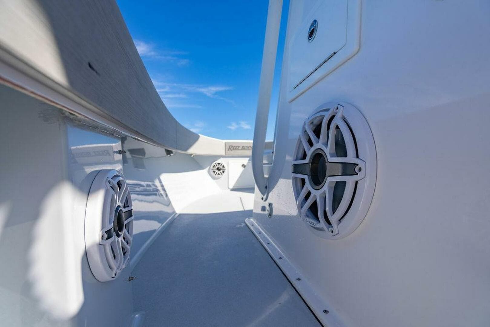 2026 Reef Runner 230 — photo 27