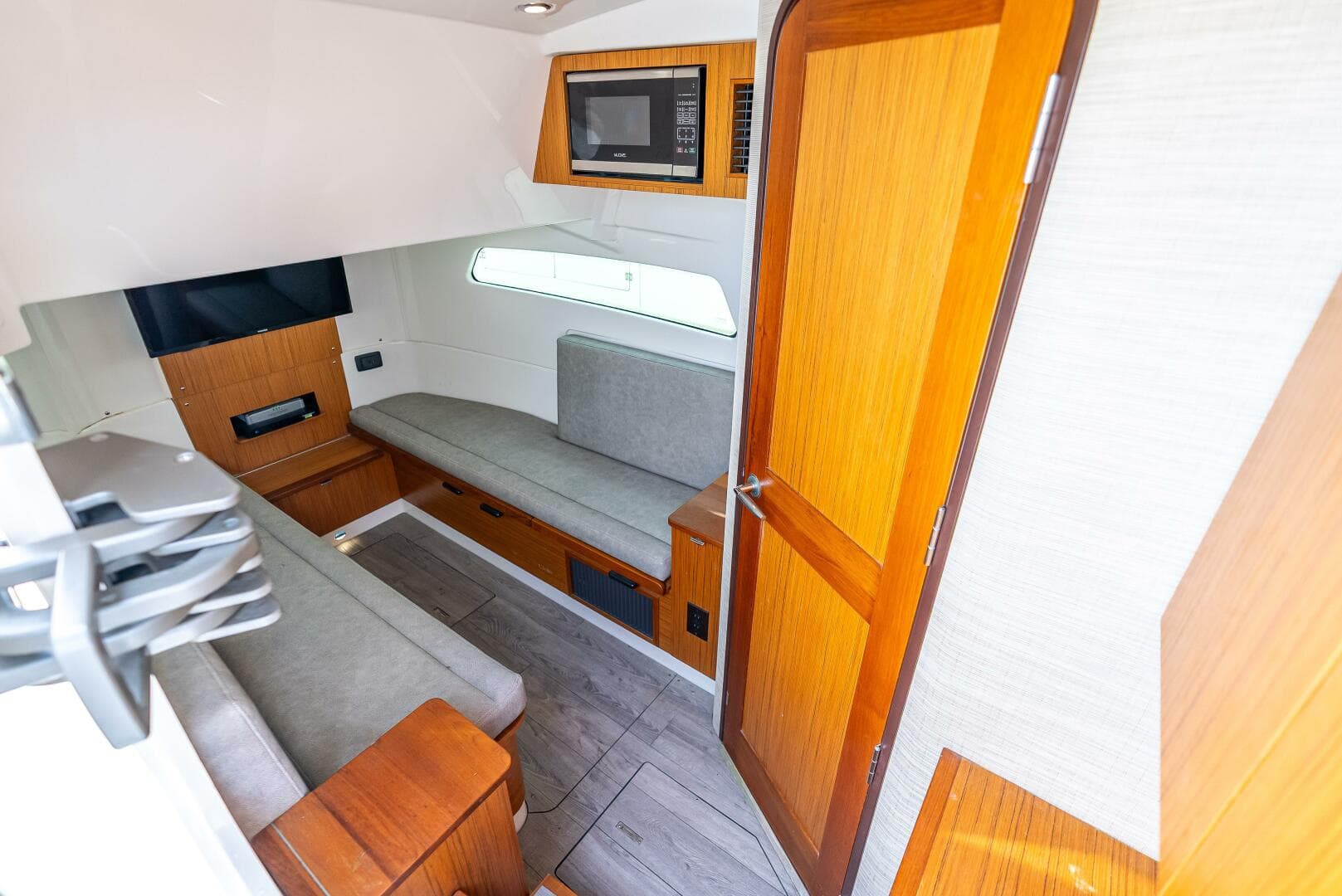 2021 Solace 41 Cs — photo 30