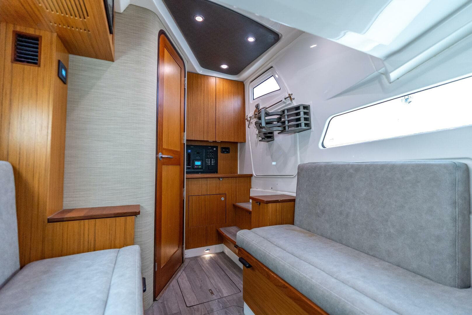 2021 Solace 41 Cs — photo 32