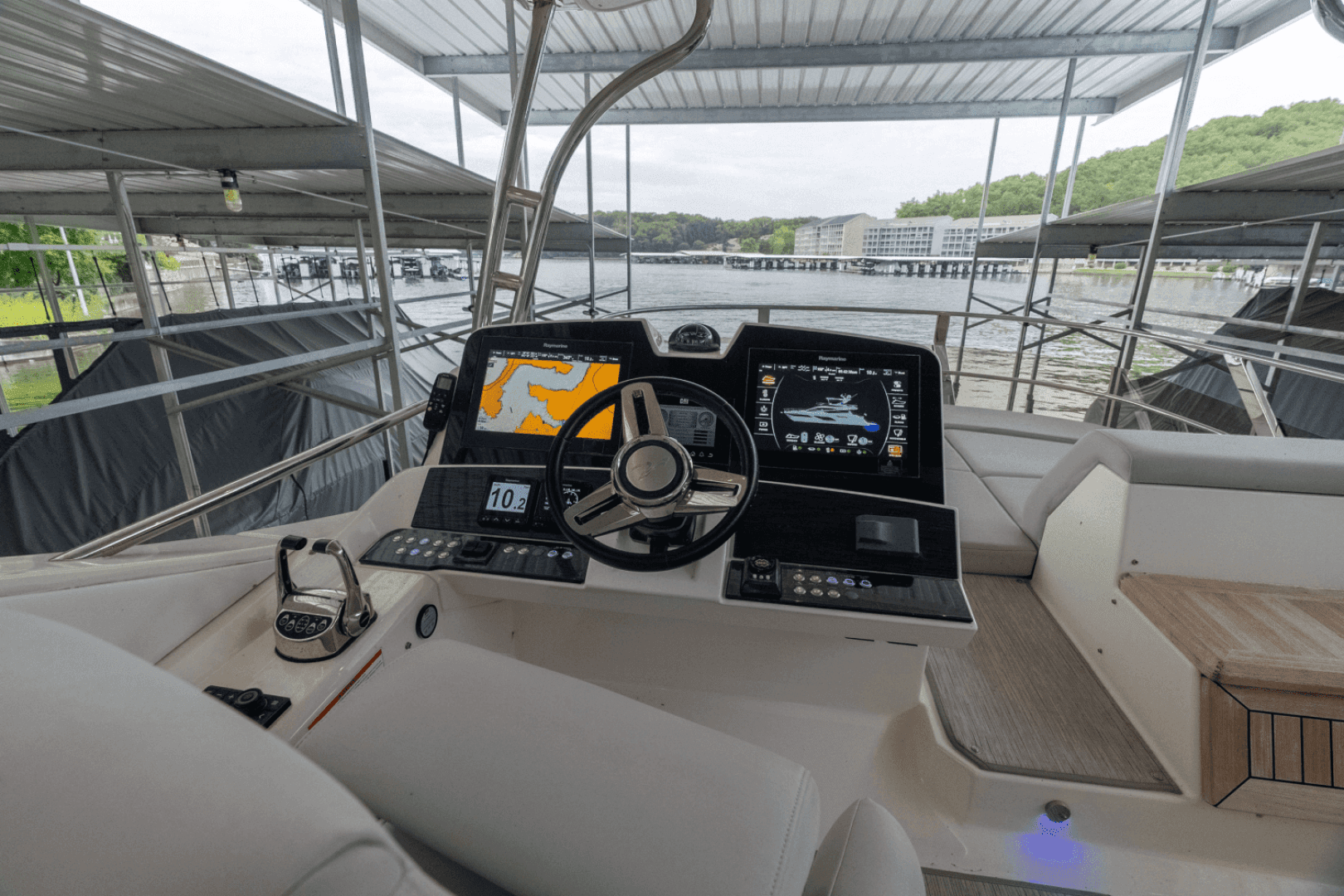 2018 Sea Ray L550 Fly — photo 20
