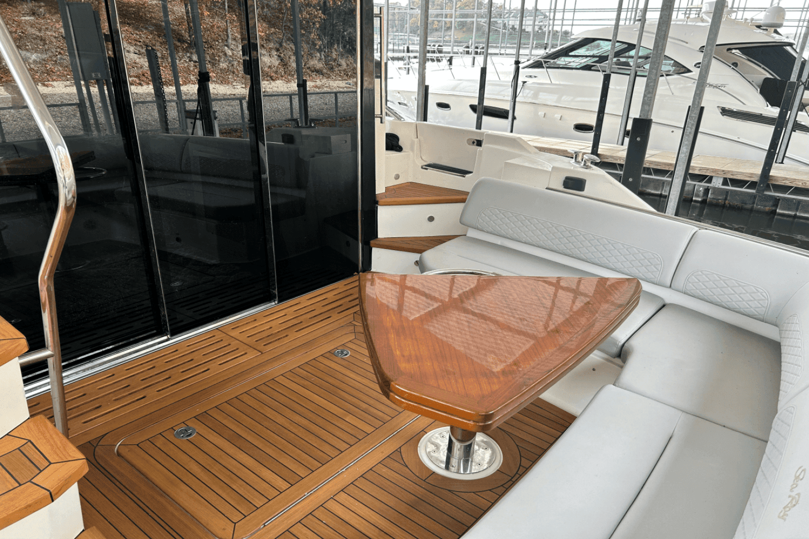 2018 Sea Ray L550 Fly — photo 17