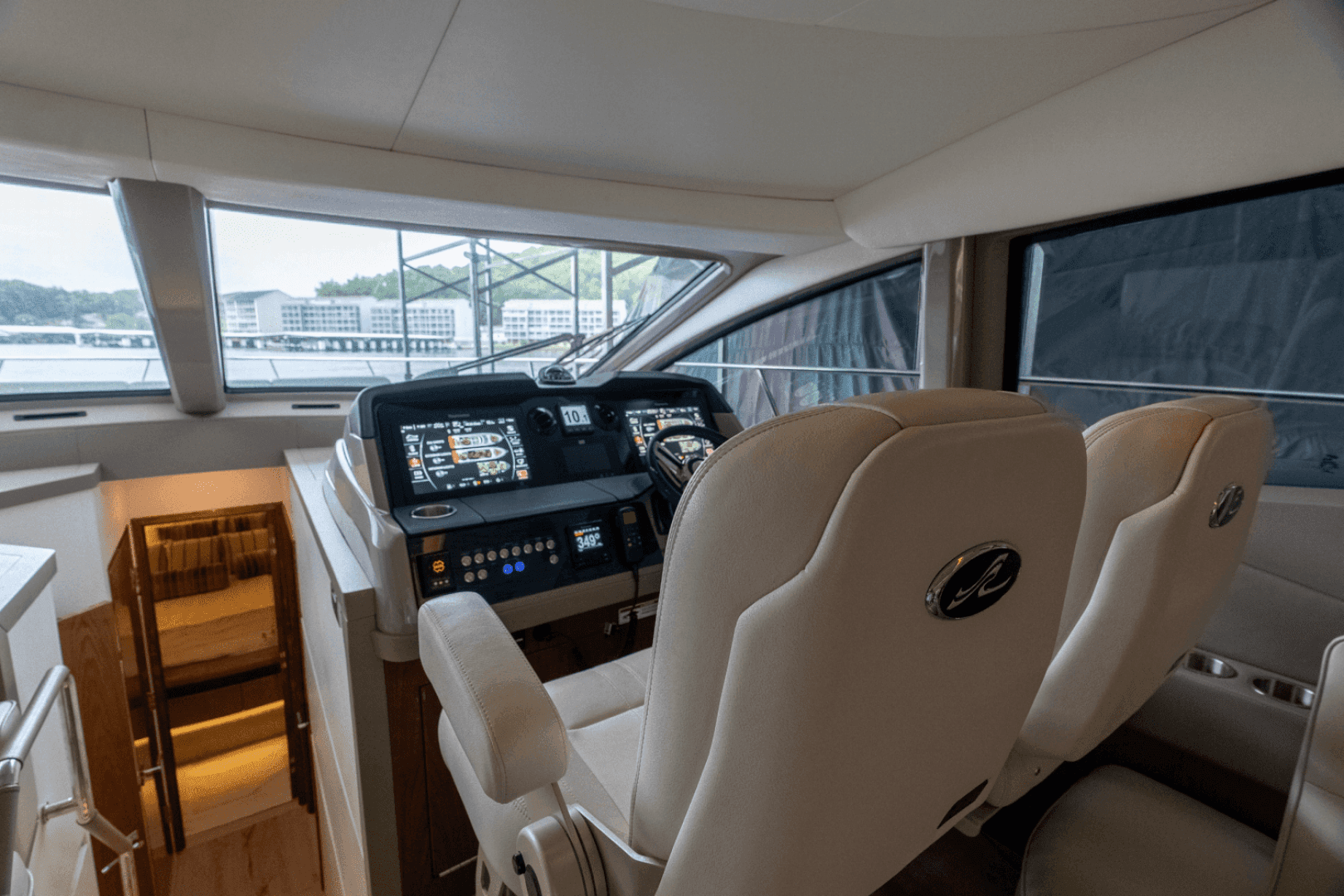 2018 Sea Ray L550 Fly — photo 19