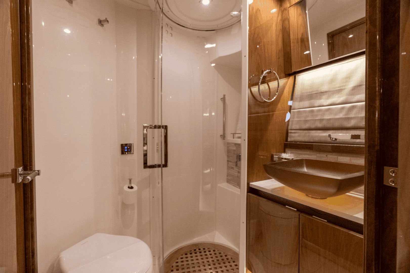 2018 Sea Ray L550 Fly — photo 32