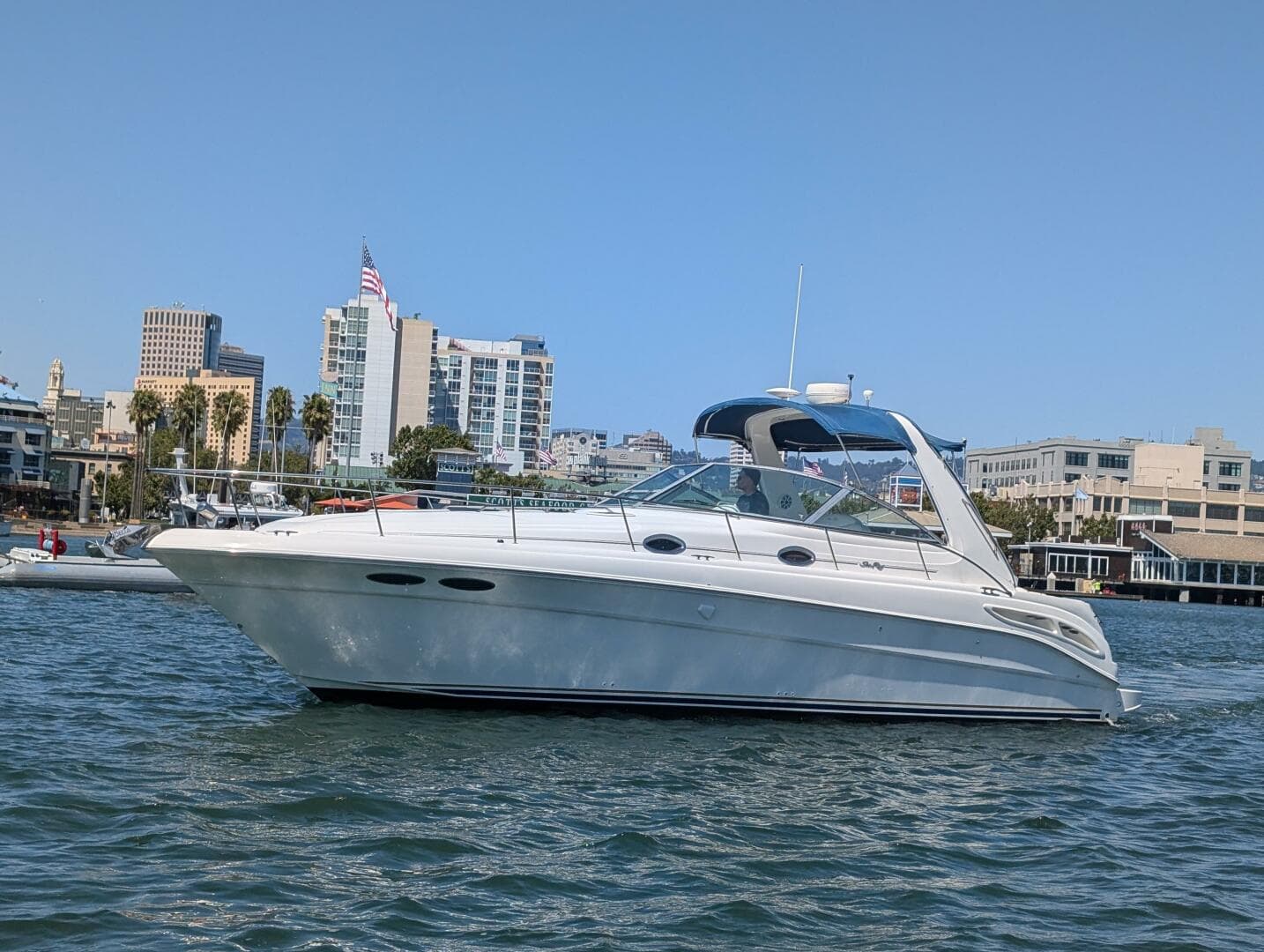 2000 Sea Ray 340 — photo 2