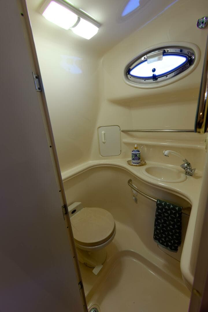 2000 Sea Ray 340 — photo 30