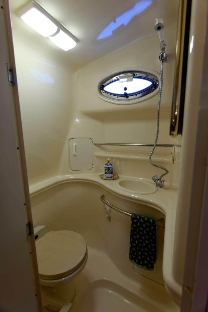 2000 Sea Ray 340 — photo 31