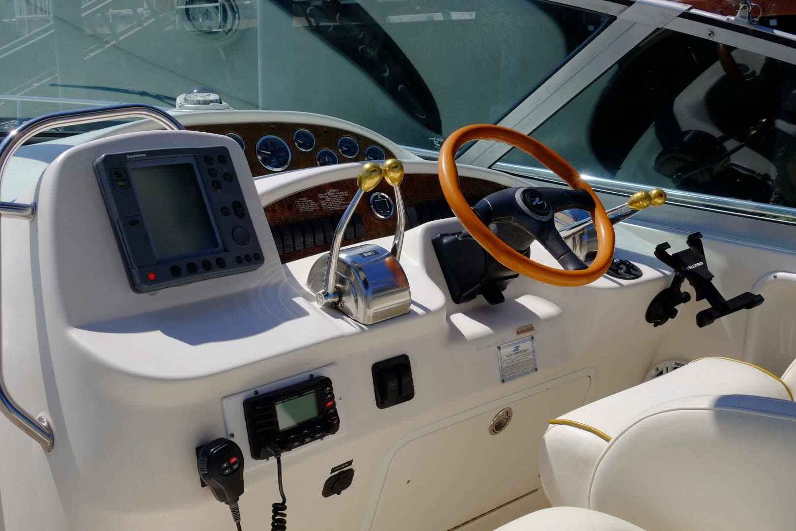 2000 Sea Ray 340 — photo 14