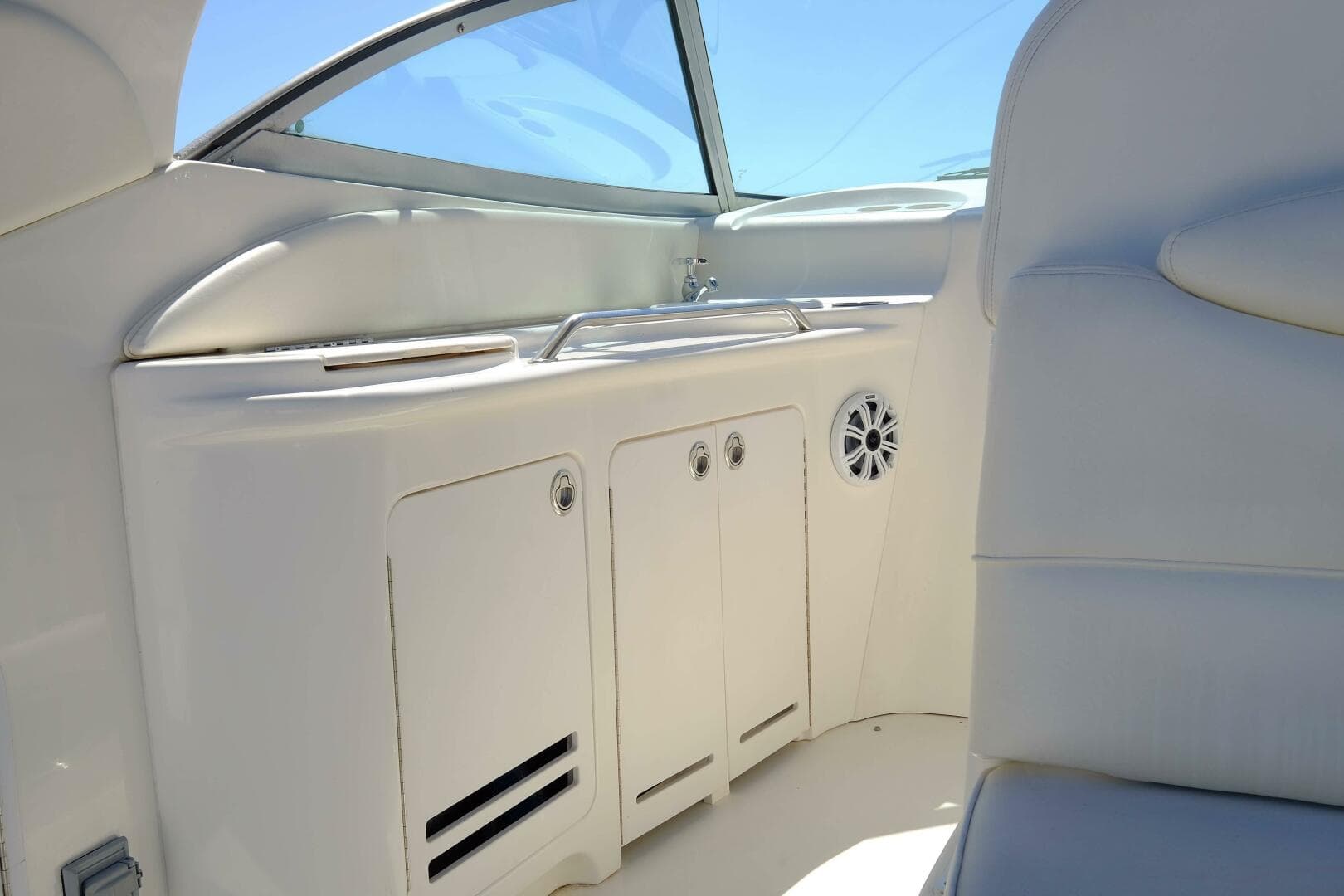 2000 Sea Ray 340 — photo 16