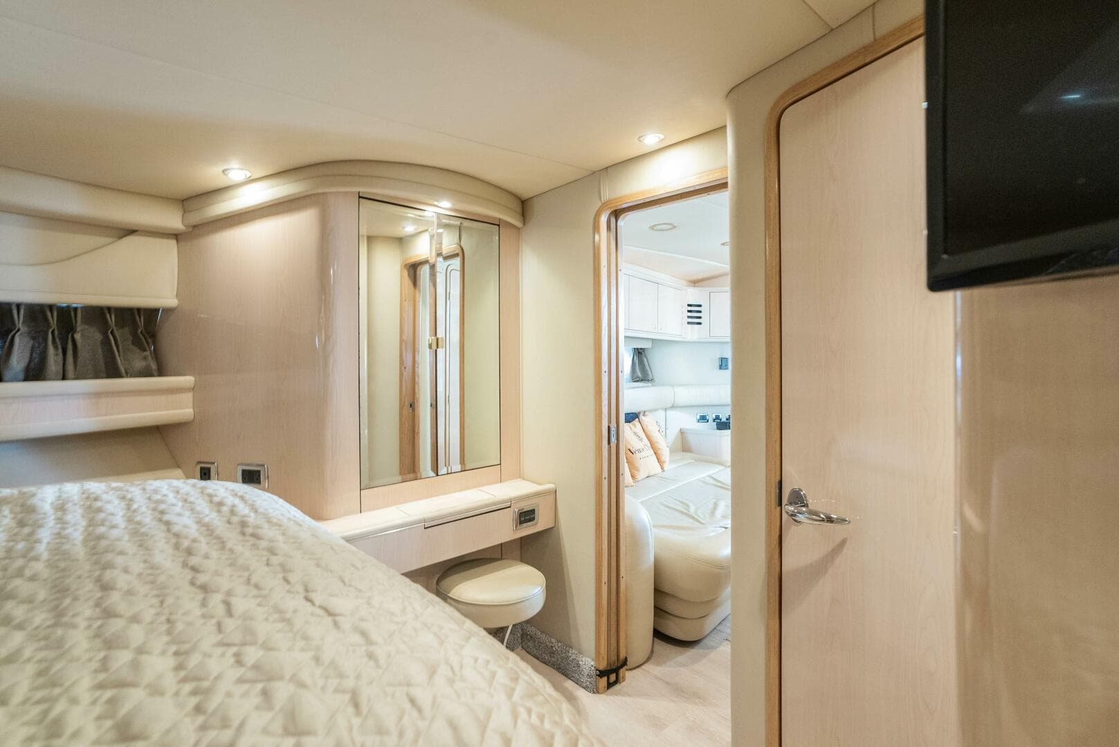 2003 Sea Ray 460 Sundancer — photo 53