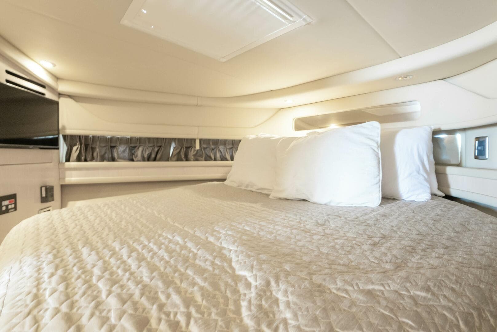 2003 Sea Ray 460 Sundancer — photo 52