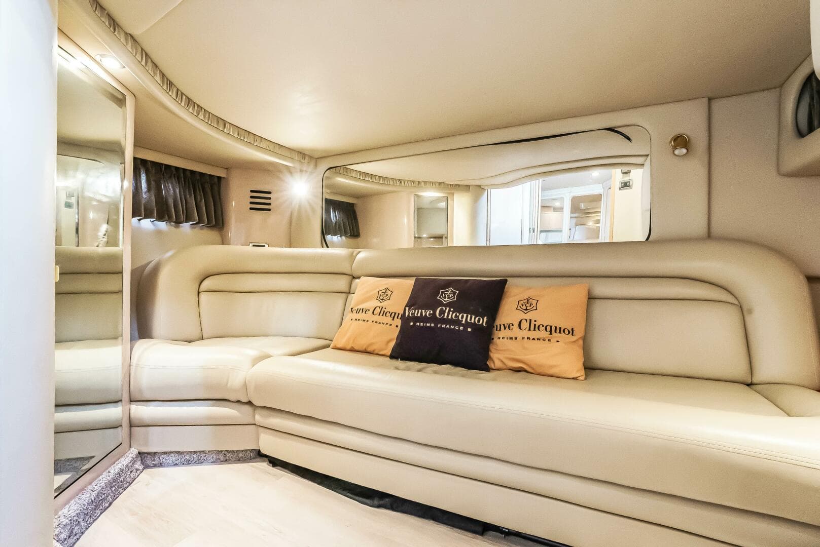 2003 Sea Ray 460 Sundancer — photo 36