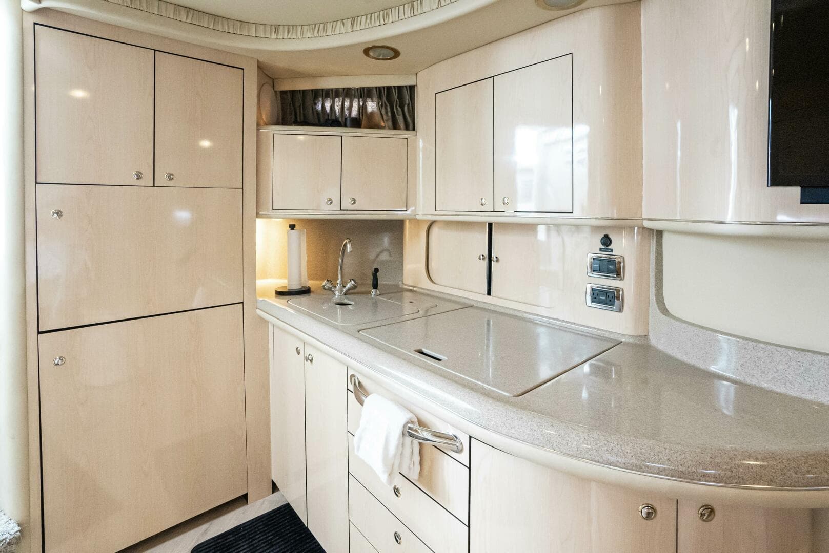 2003 Sea Ray 460 Sundancer — photo 32