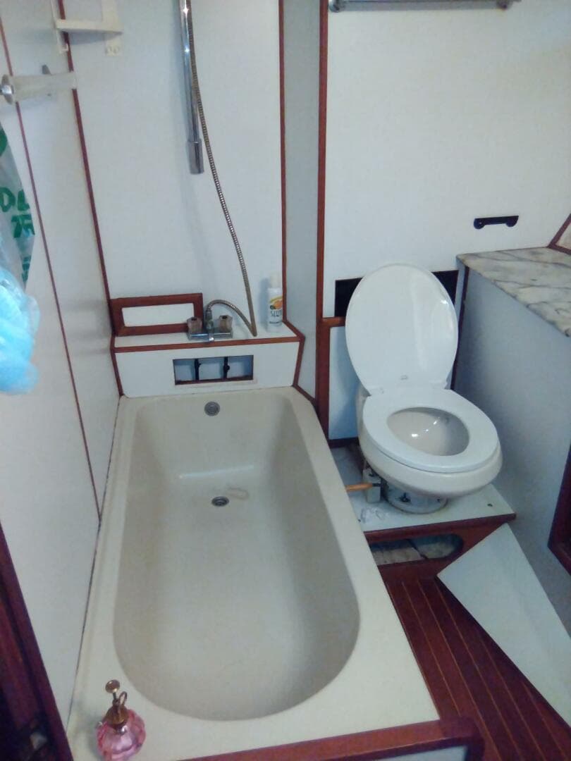 1983 Sea Ranger MKII Pilothouse Flybridge Trawler — photo 24