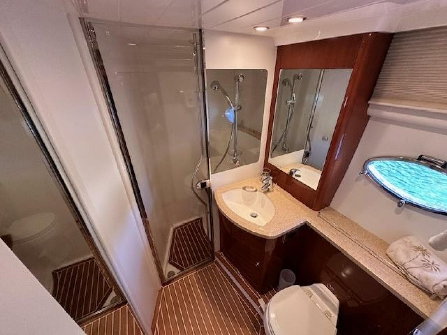 2006 Viking Princess 58V — photo 38