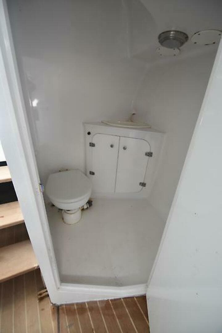 2006 Custom Carolina 34 Express — photo 15