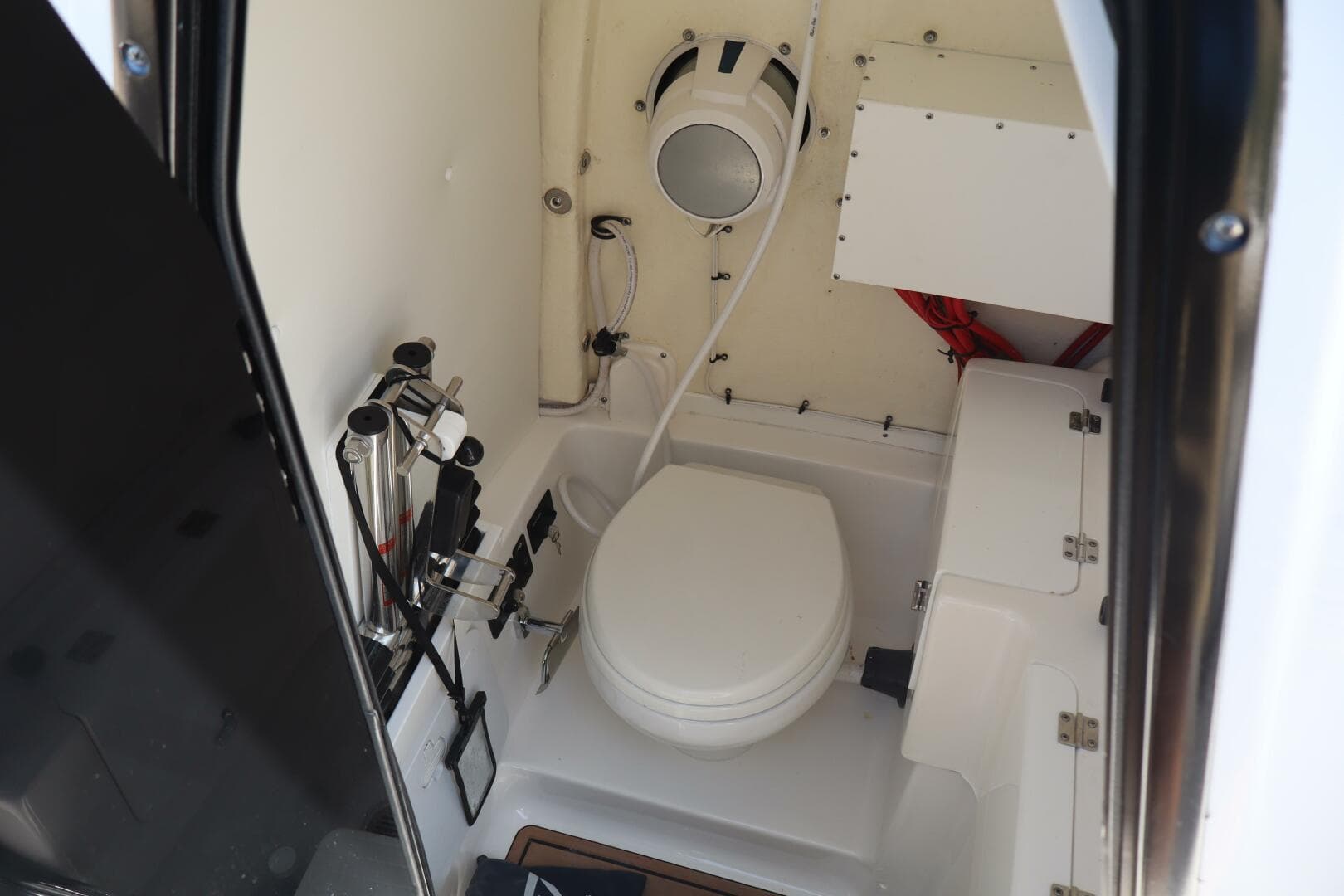 2022 Tidewater 272 LXF — photo 20