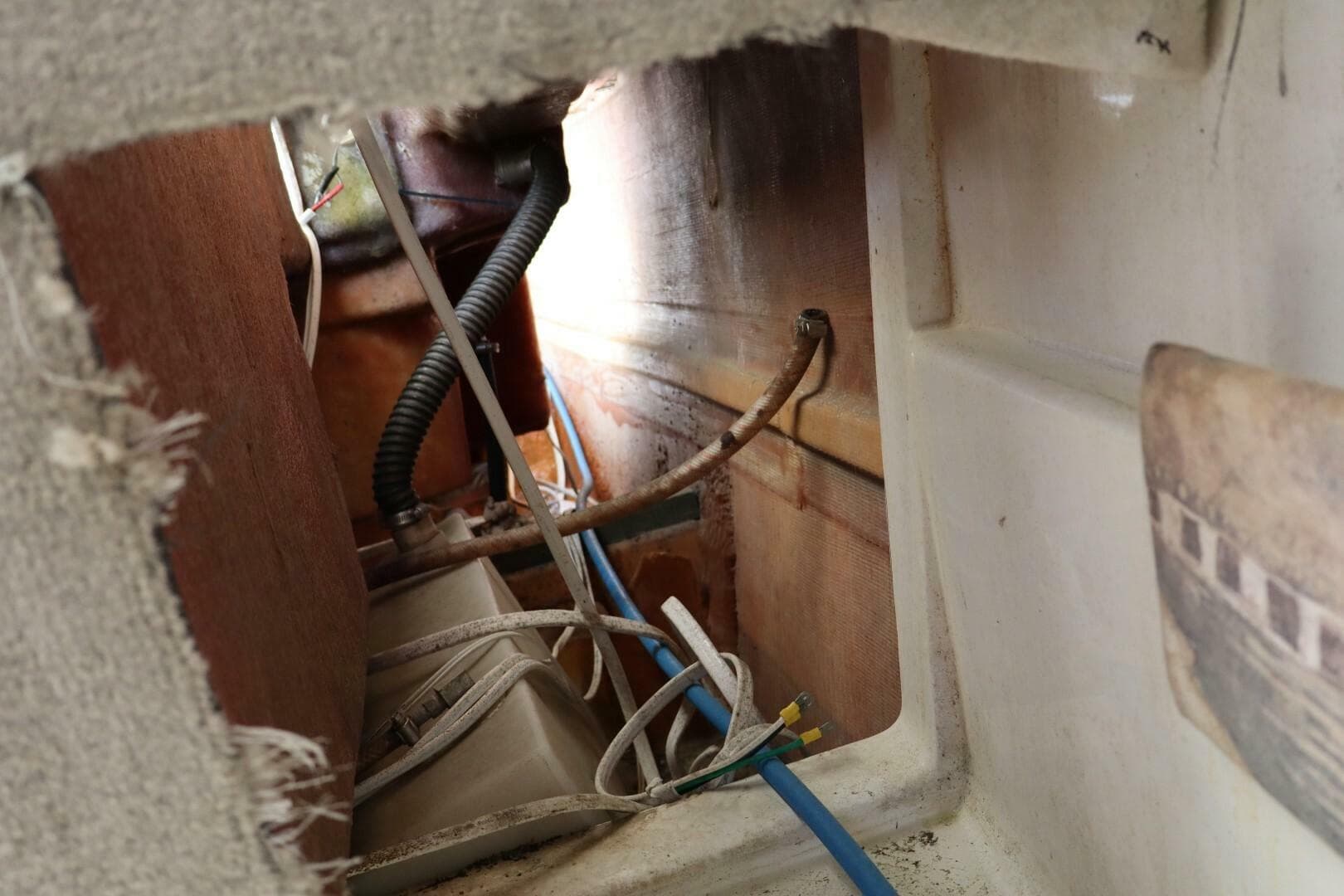 2005 Sea Boss 235 Walkaround — photo 18