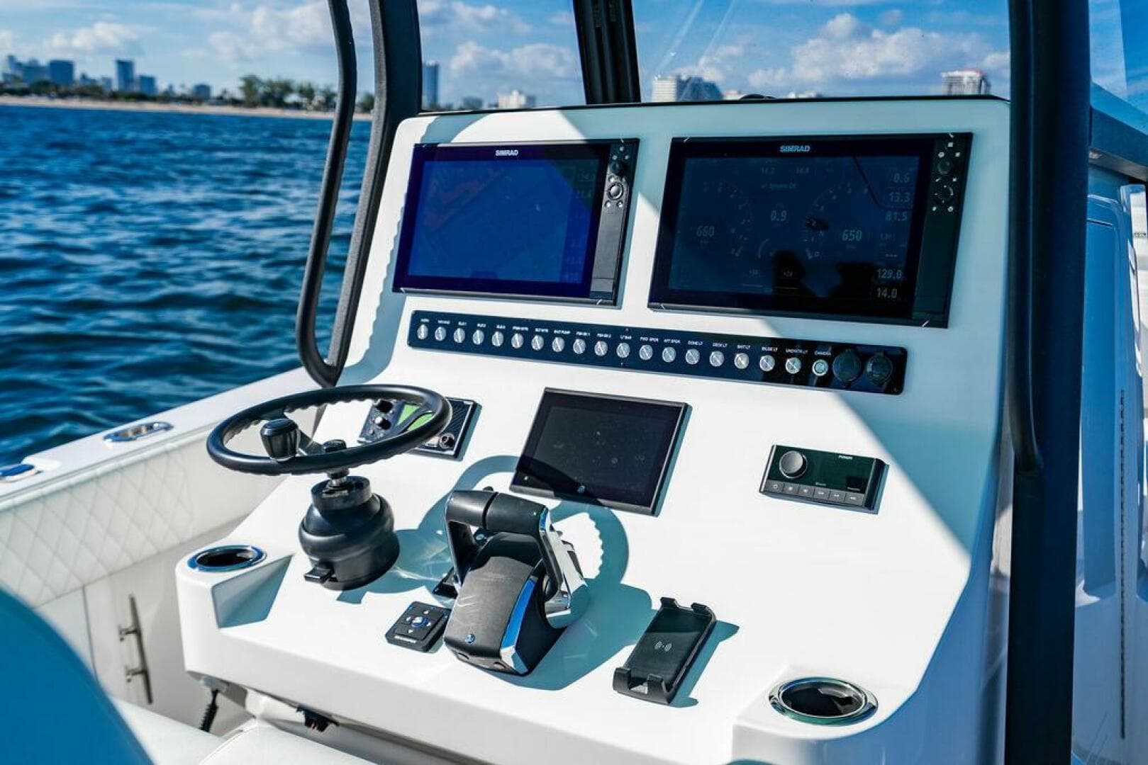 2026 Reef Runner 340 — photo 26