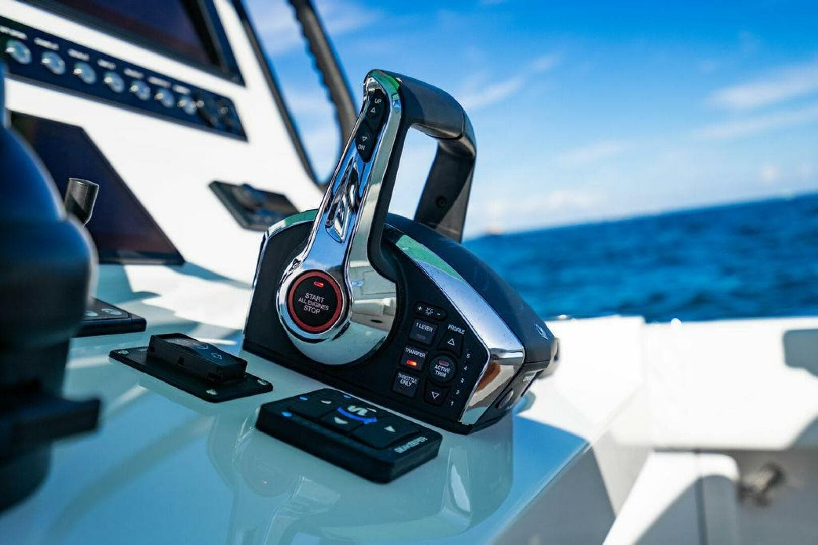 2026 Reef Runner 340 — photo 22