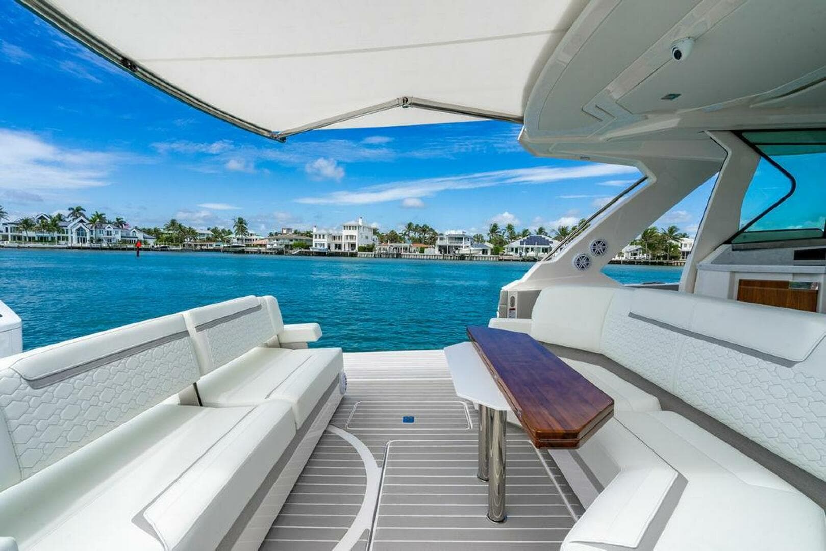 2025 Tiara Yachts 48 LS — photo 13