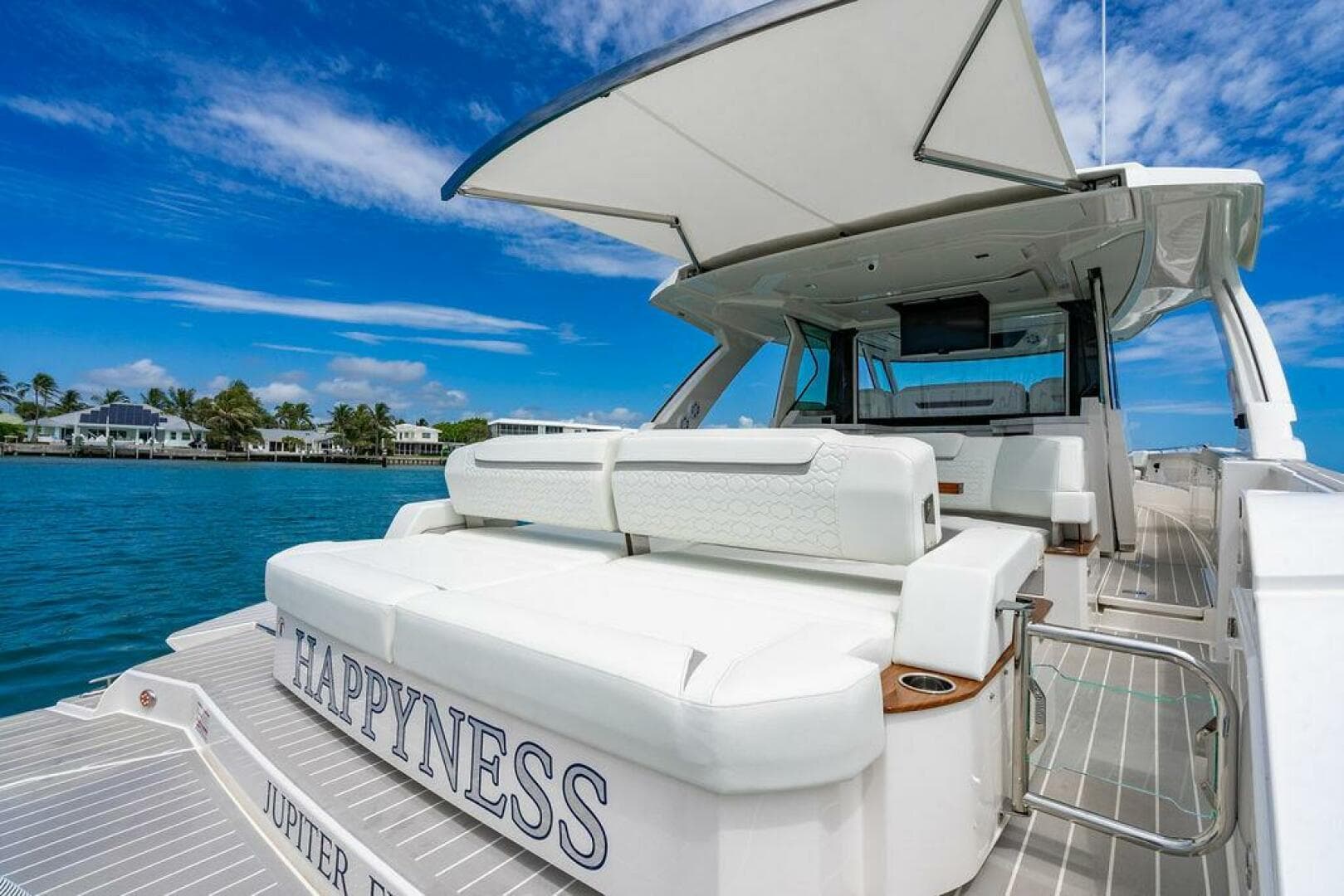 2025 Tiara Yachts 48 LS — photo 11