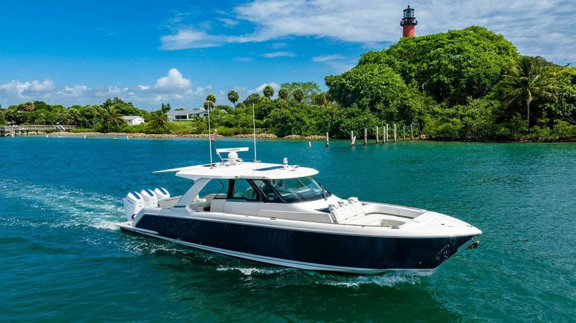 2025 Tiara Yachts 48 LS — photo 1