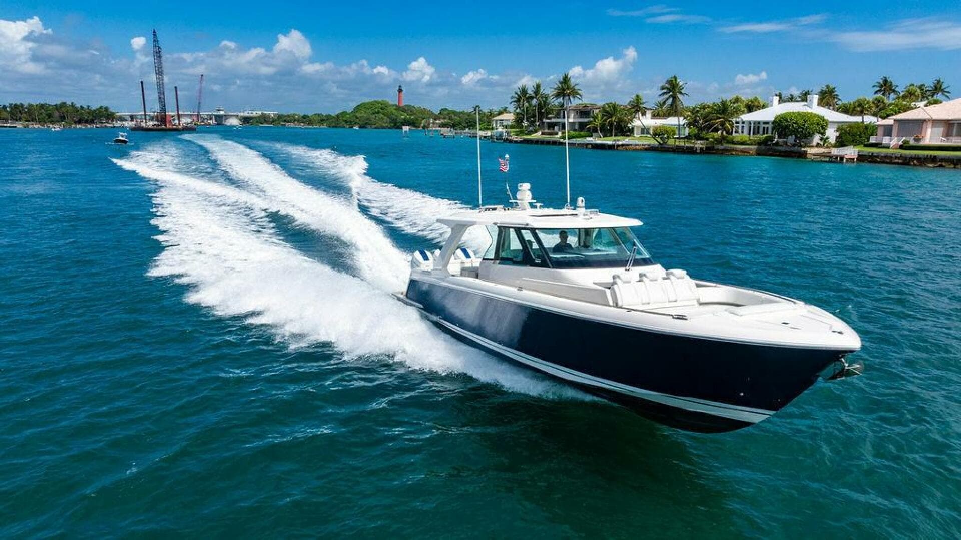 2025 Tiara Yachts 48 LS — photo 7