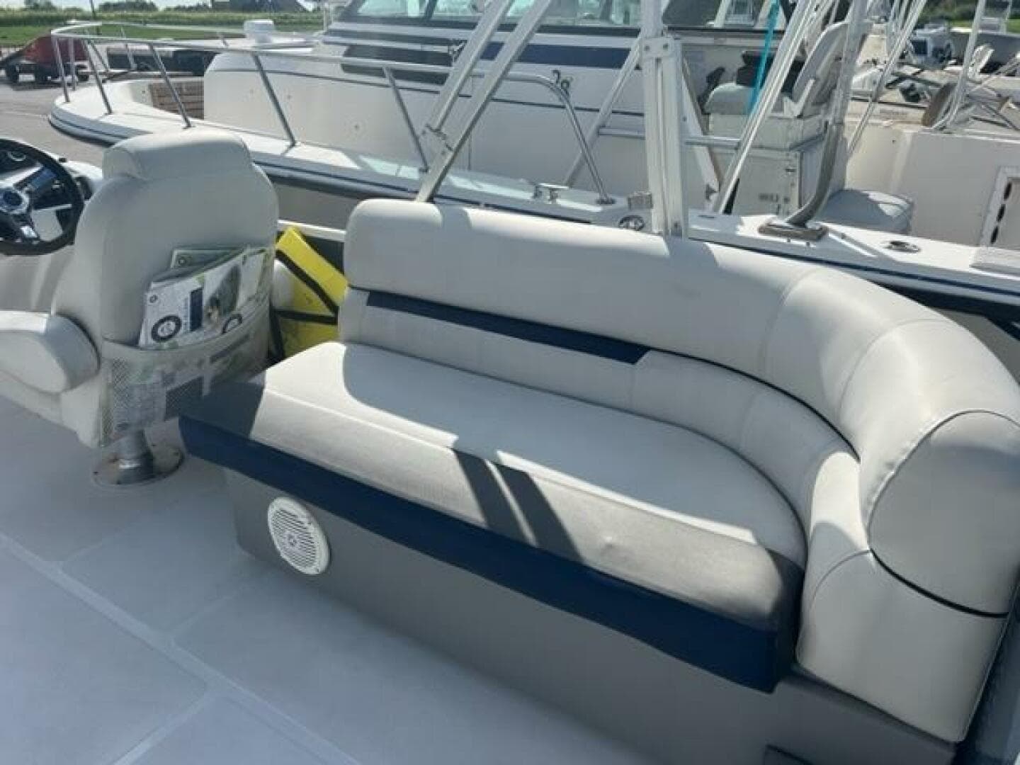 2021 Hurricane Fun Deck — photo 6