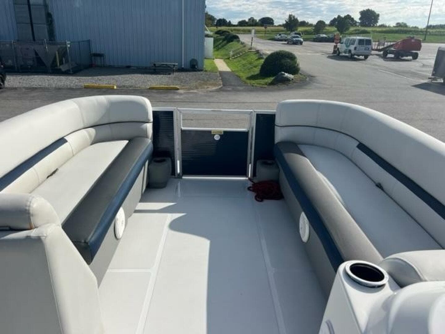 2021 Hurricane Fun Deck — photo 7