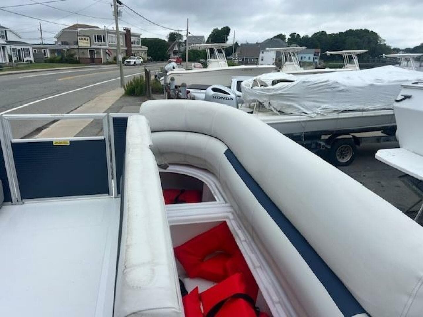 2021 Hurricane Fun Deck — photo 11