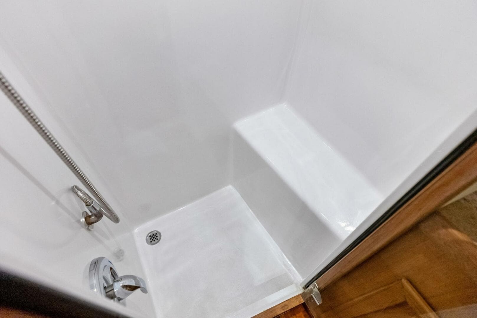 2018 Custom Carolina 35 Express — photo 39