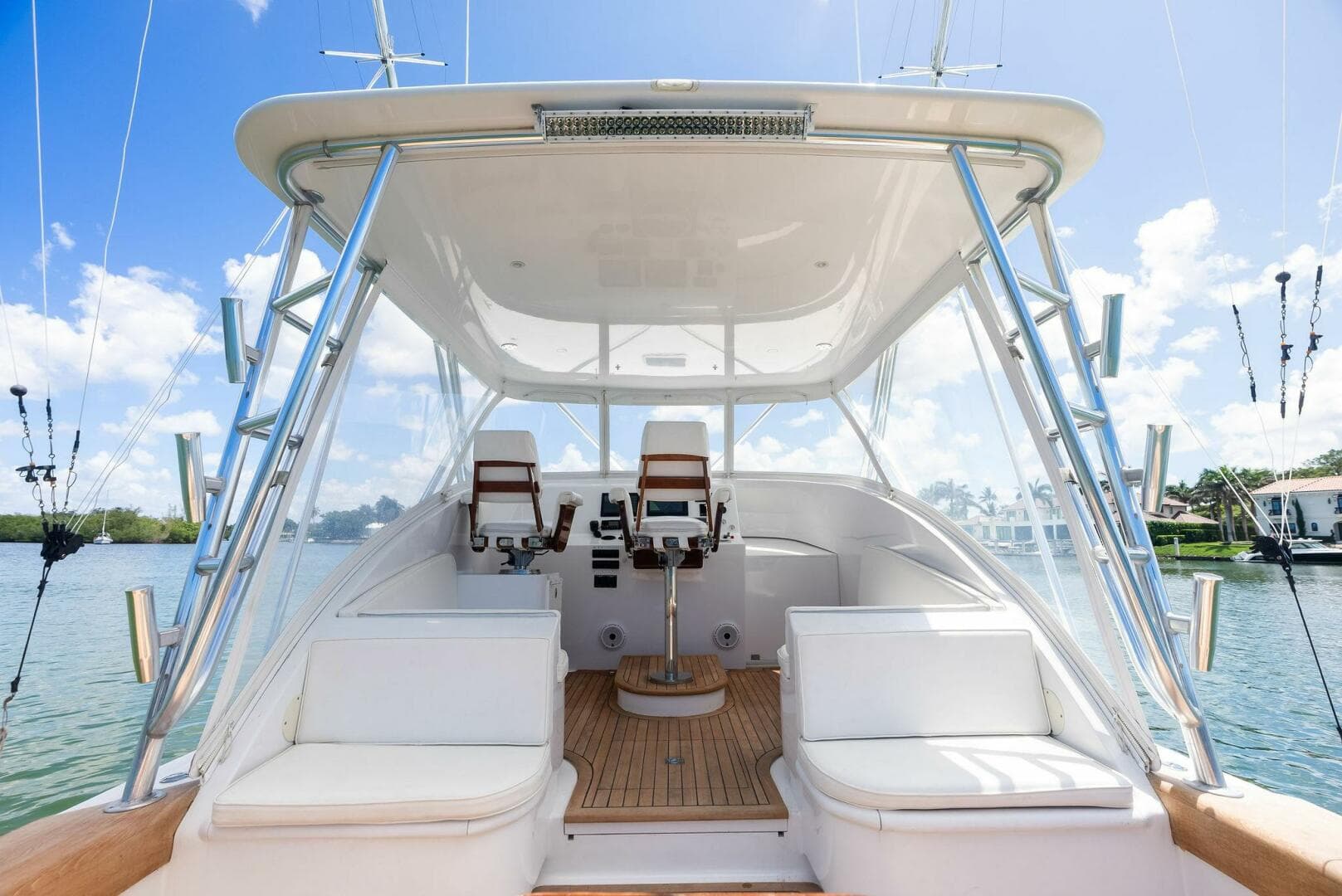 2018 Custom Carolina 35 Express — photo 3