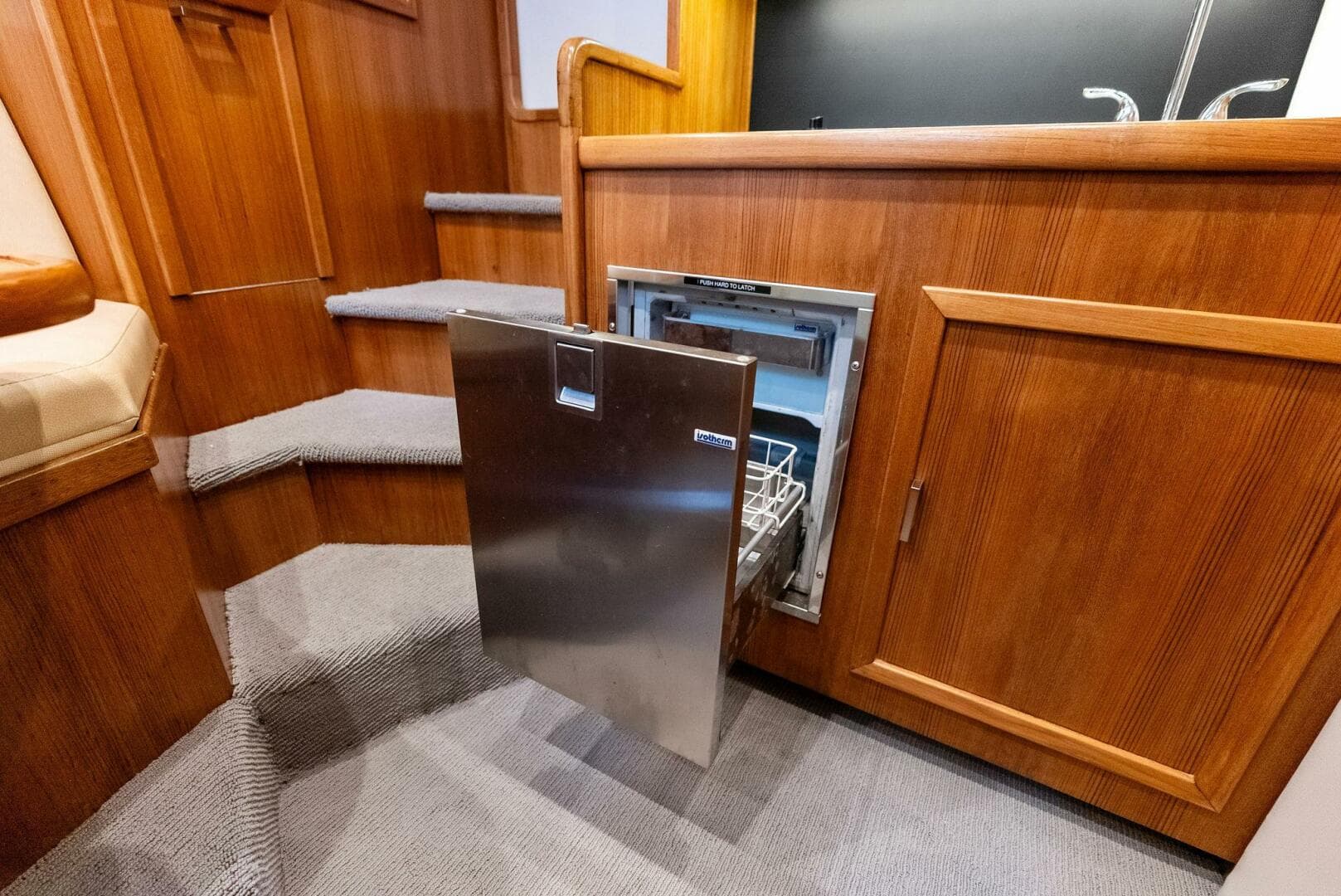 2018 Custom Carolina 35 Express — photo 30