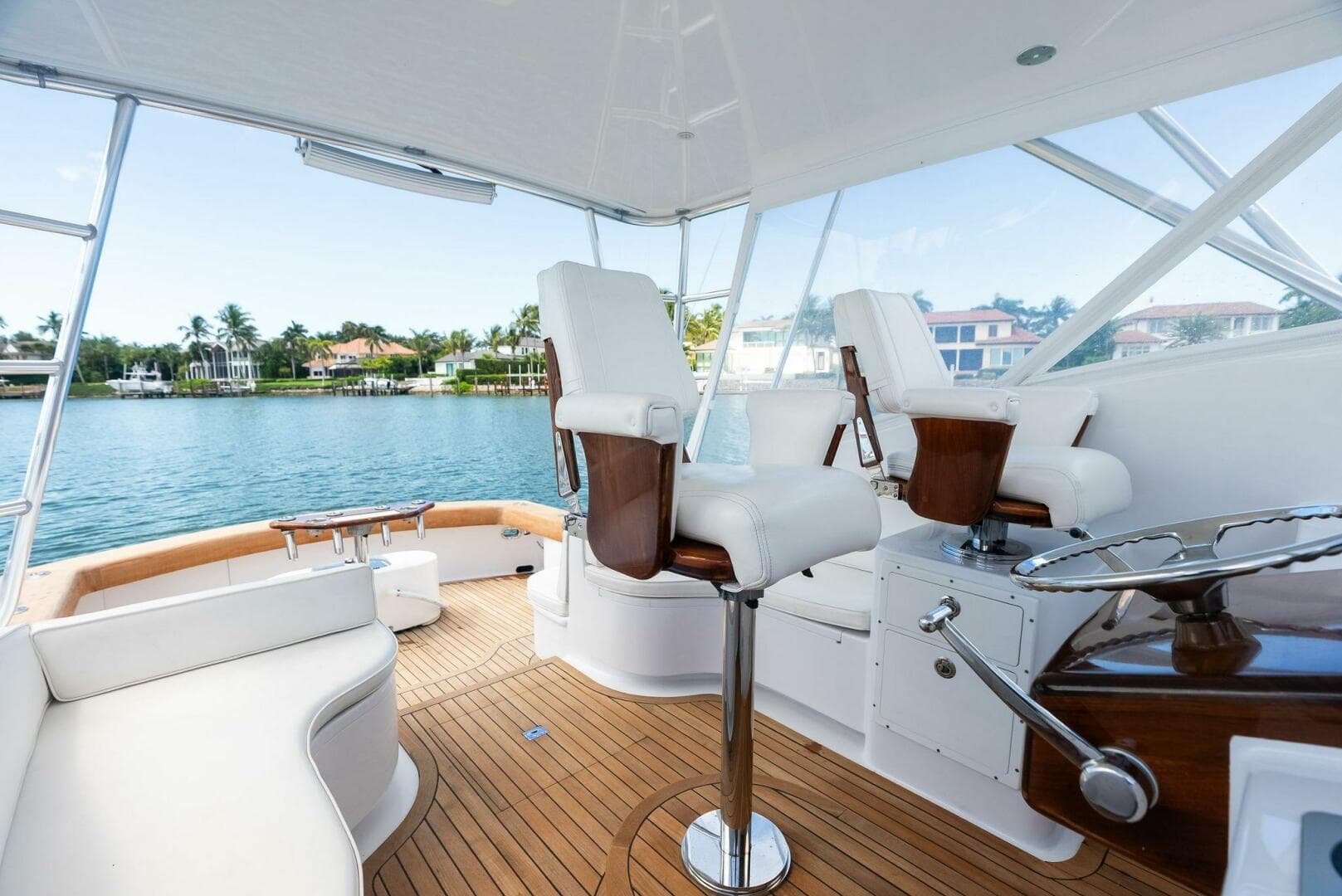 2018 Custom Carolina 35 Express — photo 2