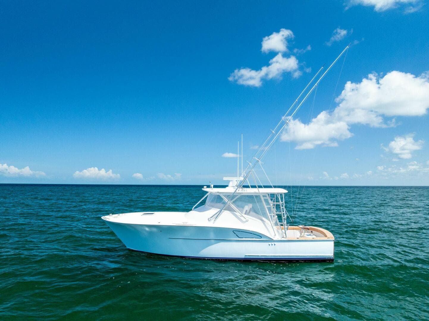 2018 Custom Carolina 35 Express — photo 11