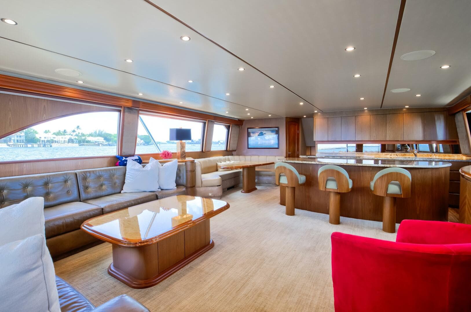 2010 Viking 82 Convertible — photo 5