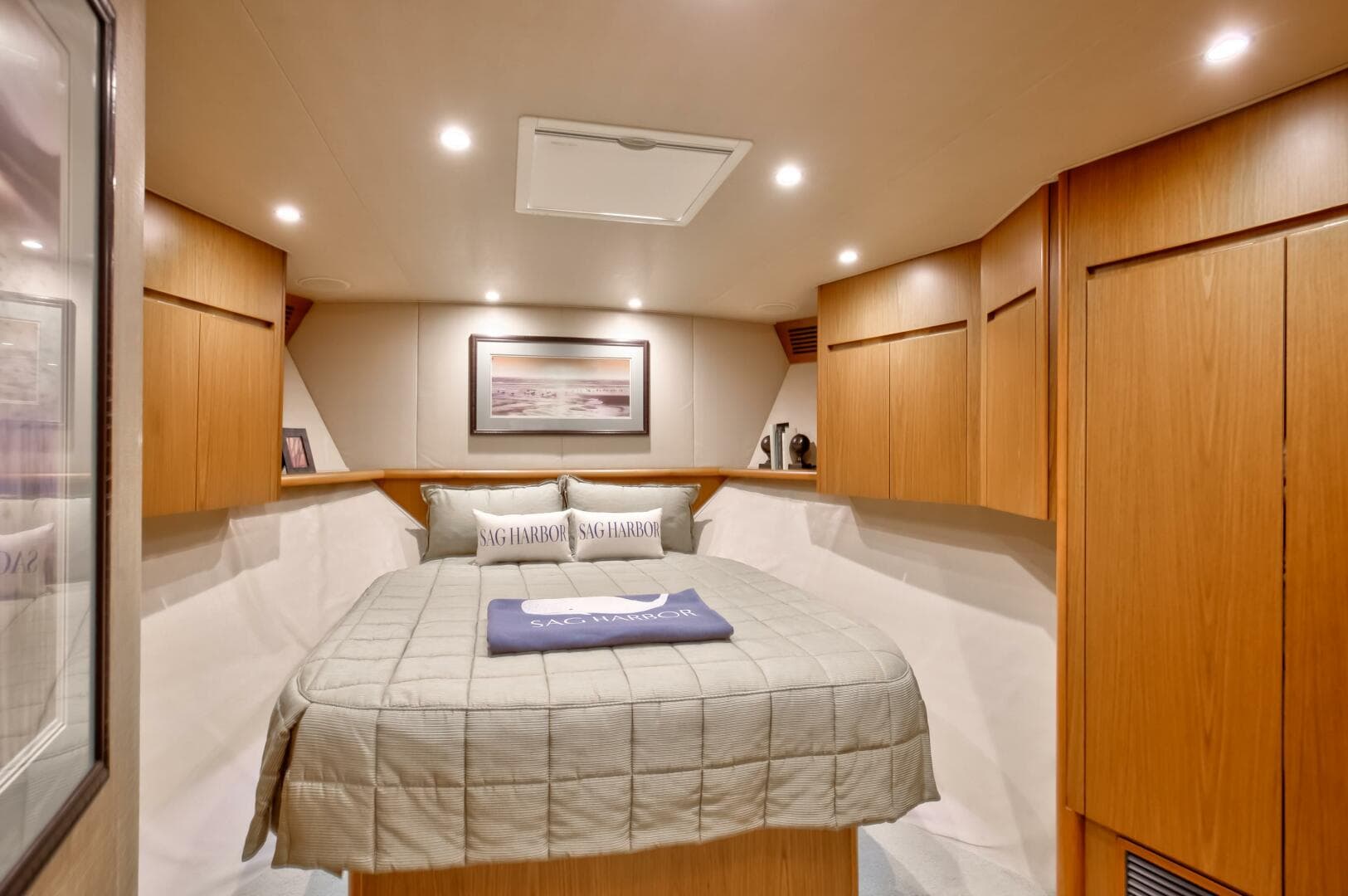 2010 Viking 82 Convertible — photo 11