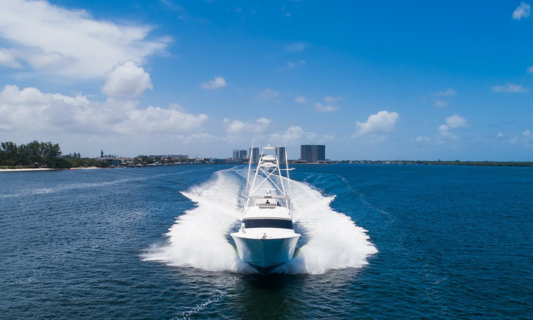 2010 Viking 82 Convertible — photo 44