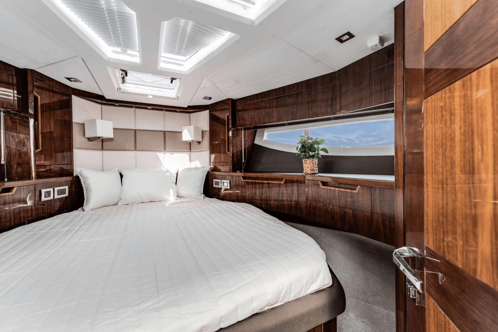 2023 Galeon 510 Sky — photo 36