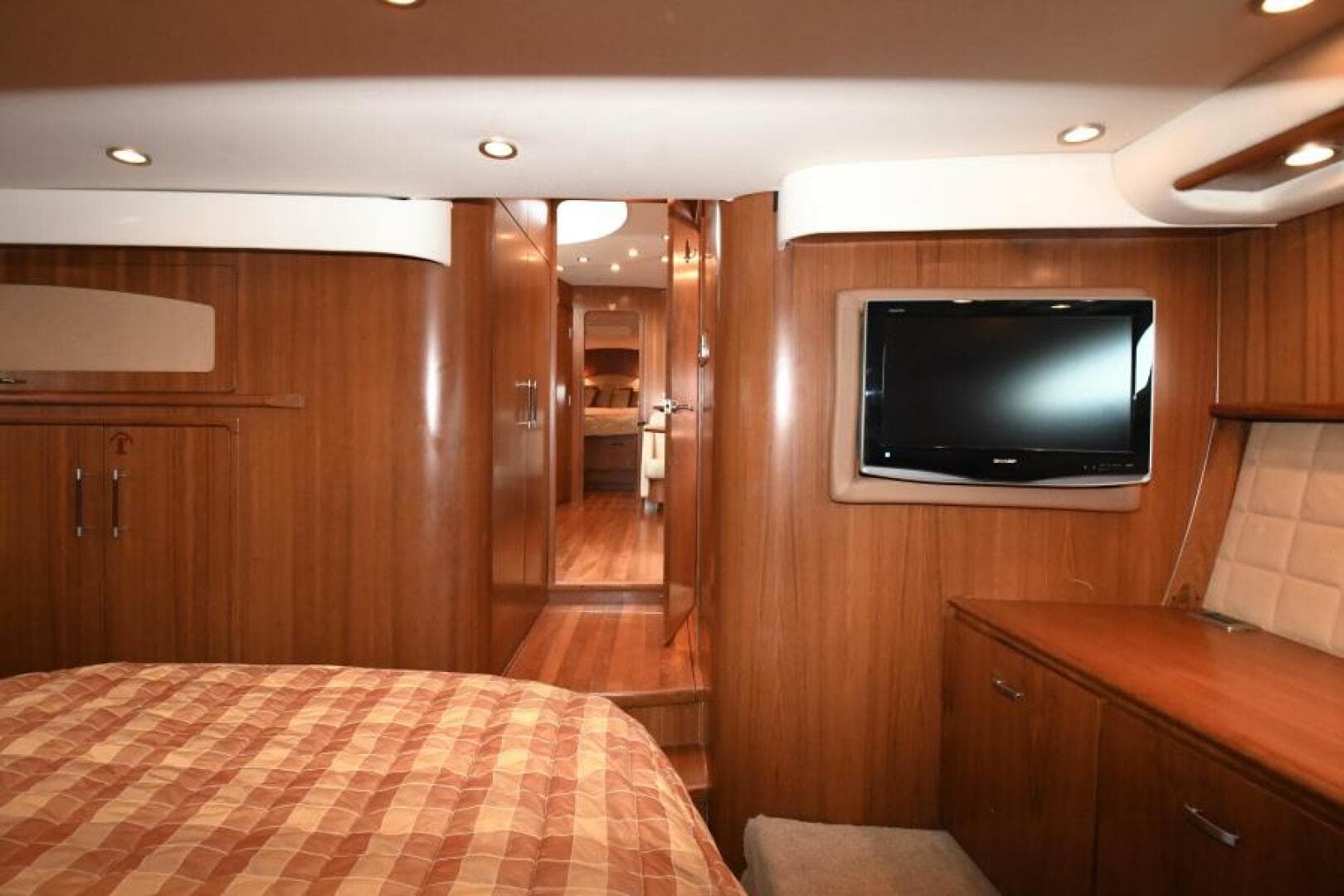 2008 Tiara Yachts 5800 Sovran — photo 18
